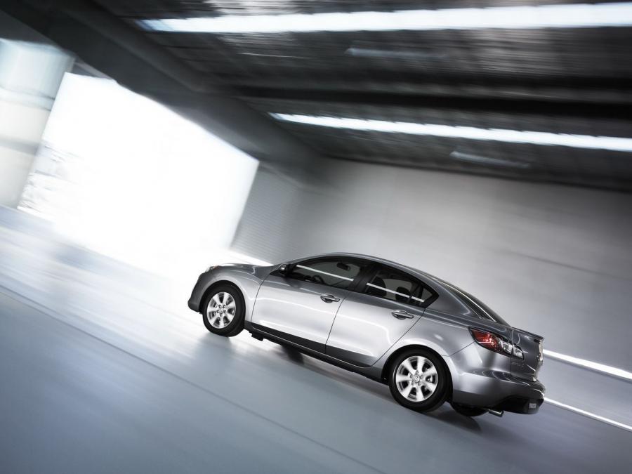  Mazda3 Sedan 2008 года  (фото 15 из 81)